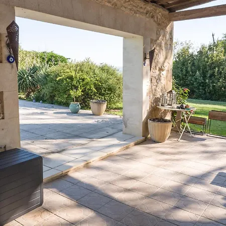 Holiday home La Petite Campagne, Private Pool Juillac (Gironde)